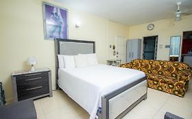 Ocho Rios Ocean Front Luxury Studio Sky Castles 24 Hrs Sleeps 2